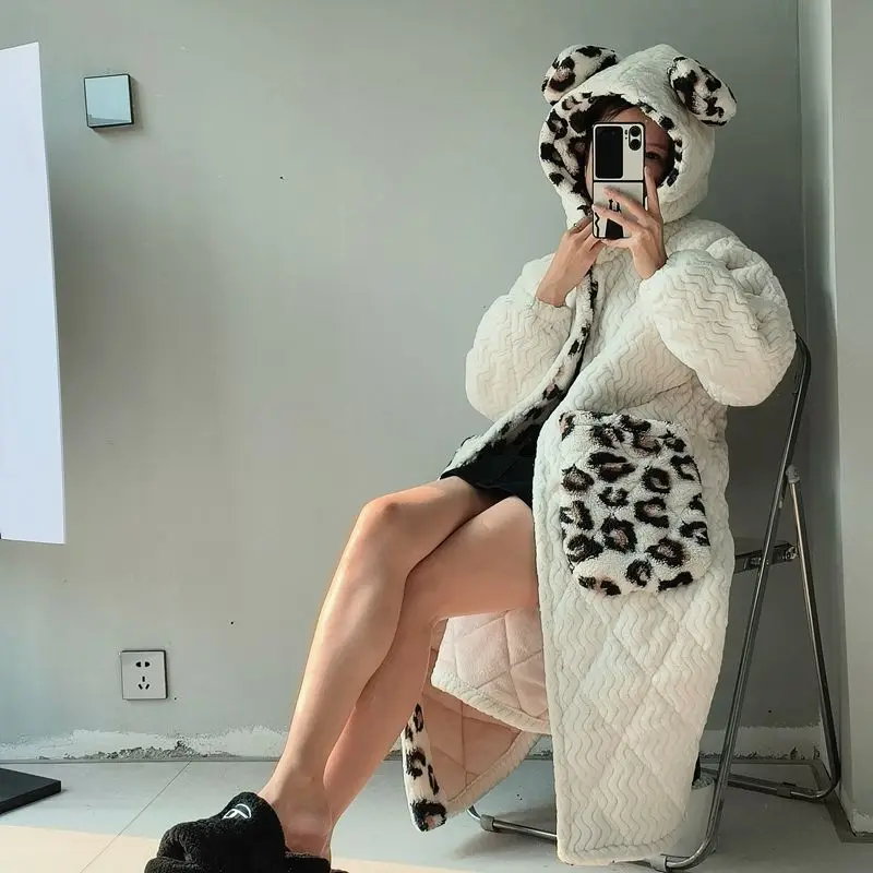 겨울용 두꺼운 코랄 플리스 3중 누빔 후드 루즈핏 외출 가능 가운